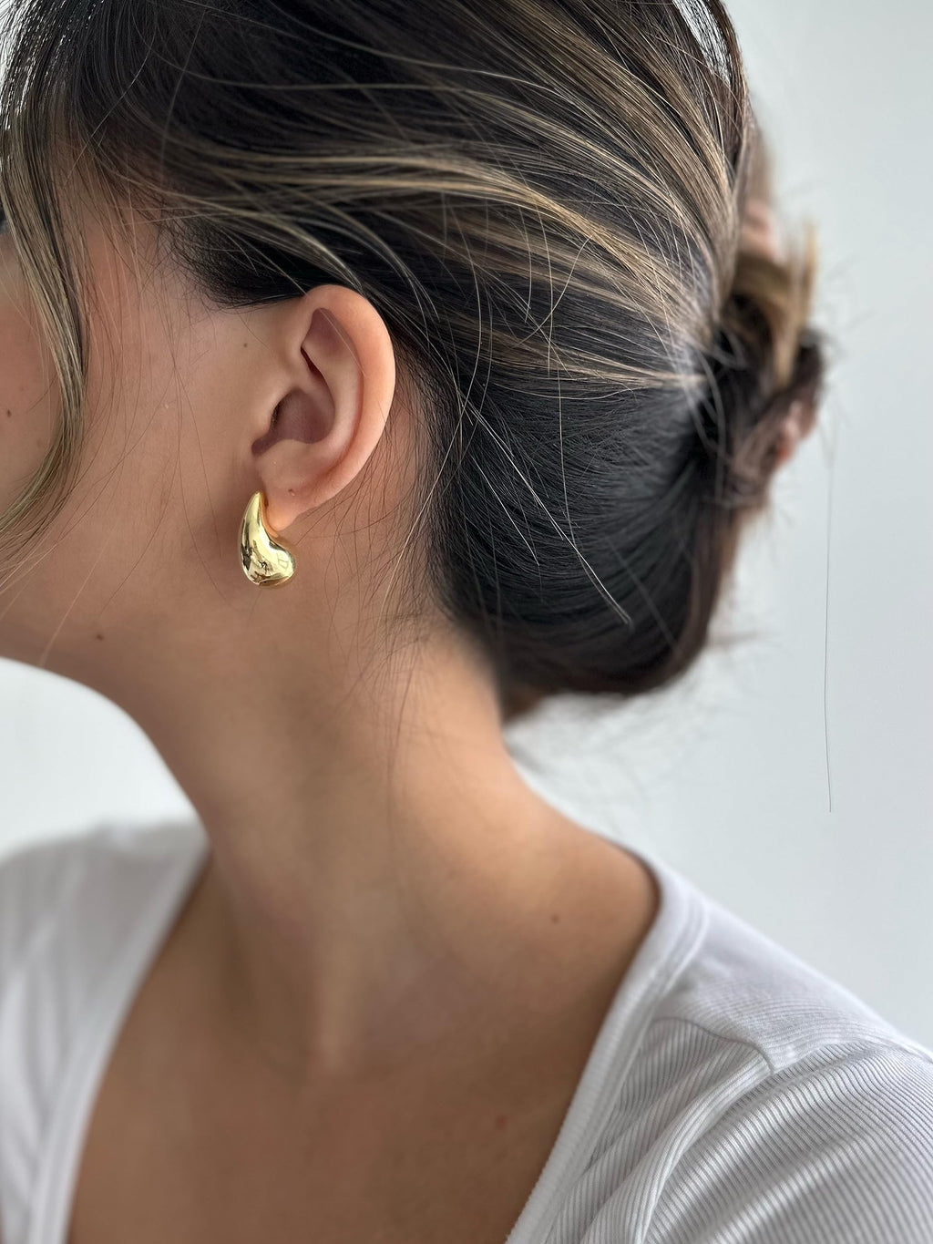 PAVOI 14K Gold Plated 925 Sterling Silver Post Teardrop Chunky Hoop Earrings - Lightweight Drop Earrings for Women - Designer Earring Trendy Jewelry